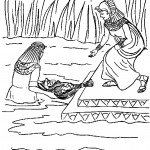 דף צביעה בת פרעה מוציא את משה מהמים