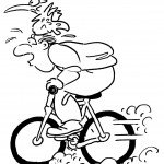 ציפור על ראשו של רוכב אופניים