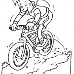 ילד רוכב על אופניים בטבע