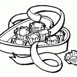 דף צביעה קופסה בצורת לב עם פרלינים