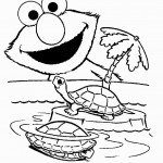 דף צביעה אלמו מביט בצבי ים