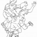 דף צביעה שלושה ילדים במשחק כדורגל