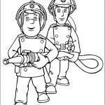 סמי ואלביס אוחזים בצינור הכיבוי