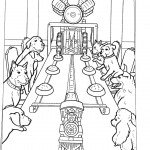 כלבים יושבים סביב לשולחן ומחכים לצלחות האוכל