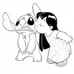 לילו מעניקה נשיקה לסטיץ'