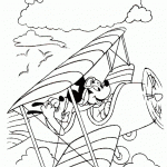 דף צביעה פלוטו ומיקי טסים בין העננים