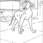 דף צביעה הכלב דודג'ר בפתח חנות הנקניקיות